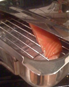 Как коптить лосося в коптильне на плите
